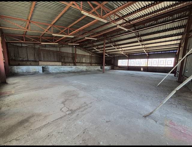9,600M² WAREHOUSE FOR SALE IN DENVER